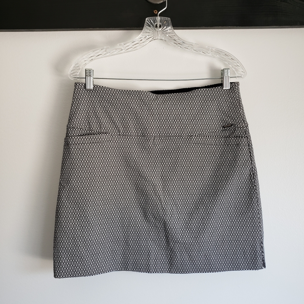 Women's S.C. & CO. Black And White Skort